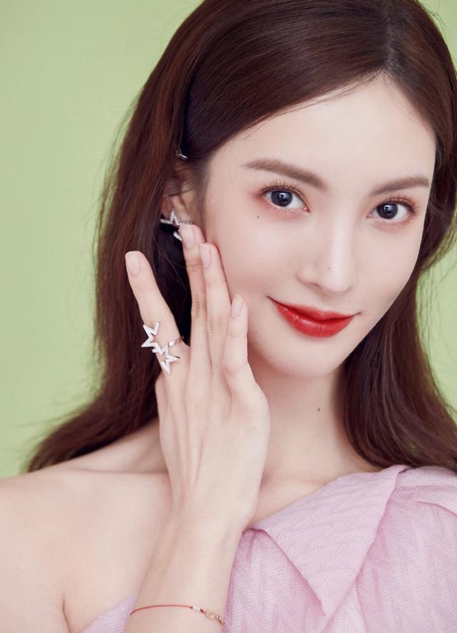 名门泽佳有种女团感叫金晨一袭玫瑰粉裙效果清新甜美