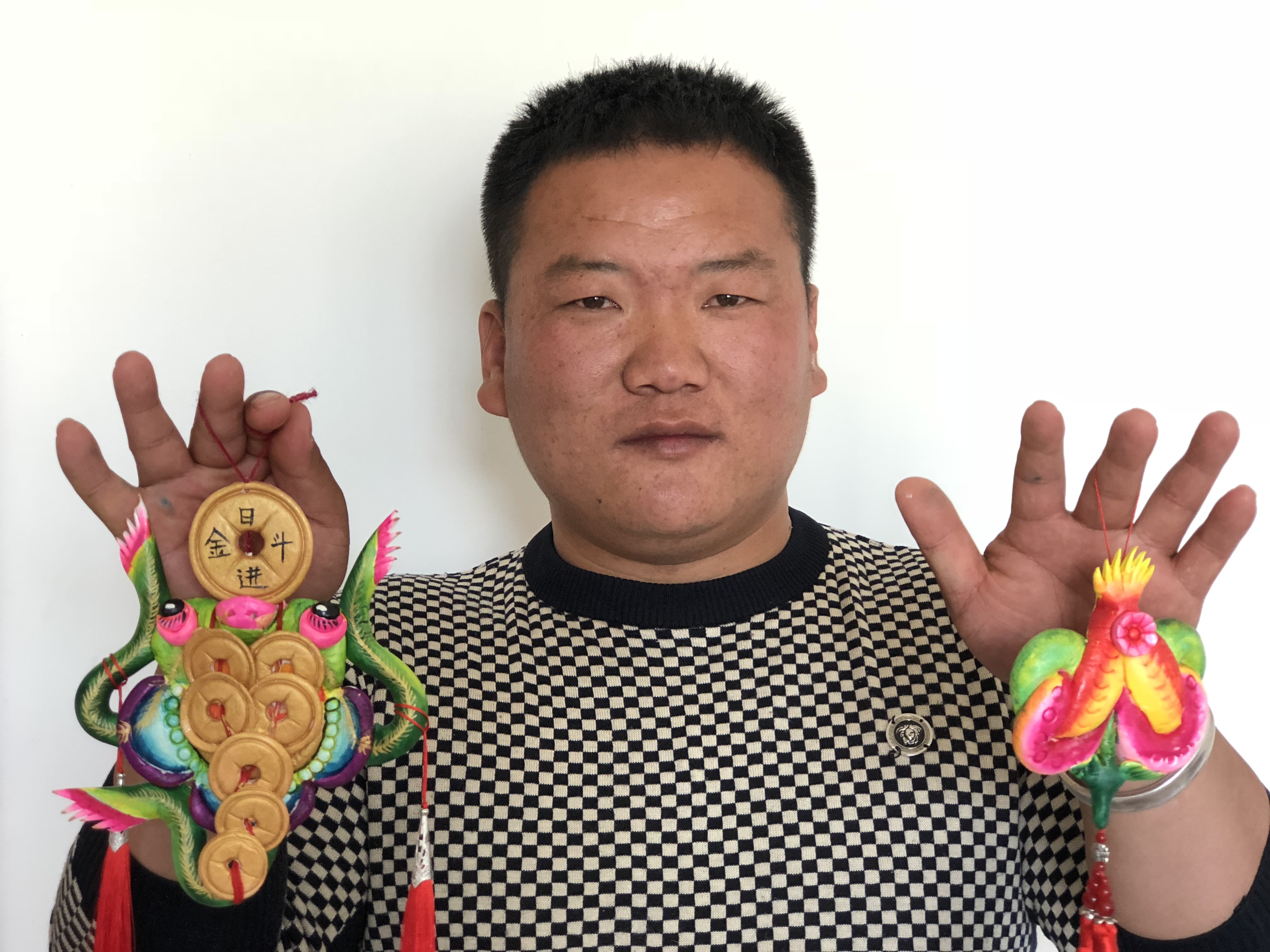 闹市里的面塑"守艺人"——郭刚__凤凰网