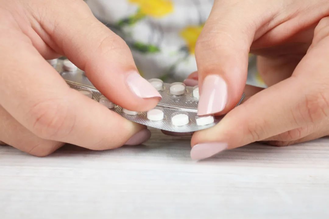 口服避孕药./图虫创意