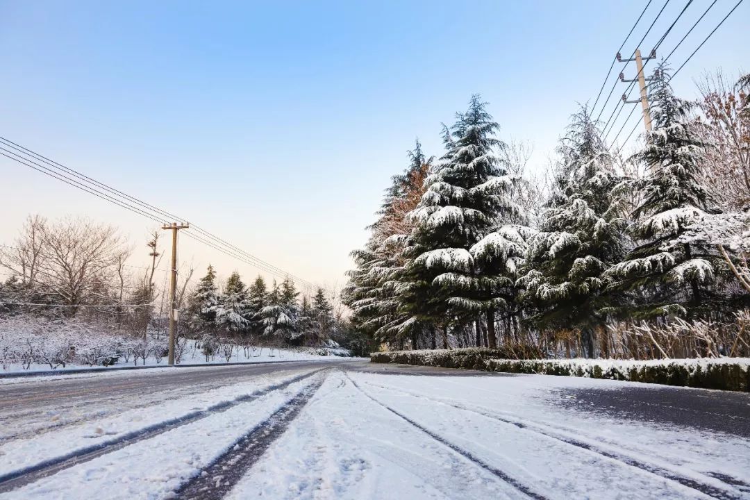 下雪天最美的不只有雪景还有他们劳动的身影海量美图等你来看