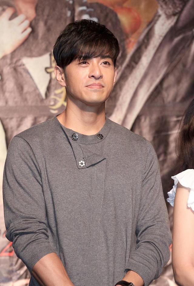 40岁祝钒刚雪场擅自滑出警戒线险丧命,获救后自责落泪自付救援费