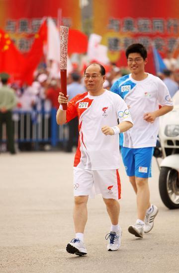 2008年5月24日，陆善真作为奥运火炬手，参与了北京奥运会圣火在上海的传递。