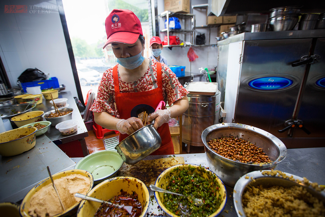 江西一早餐店一碗拌粉35块,竟然还能这么火,连明星刘涛都来吃