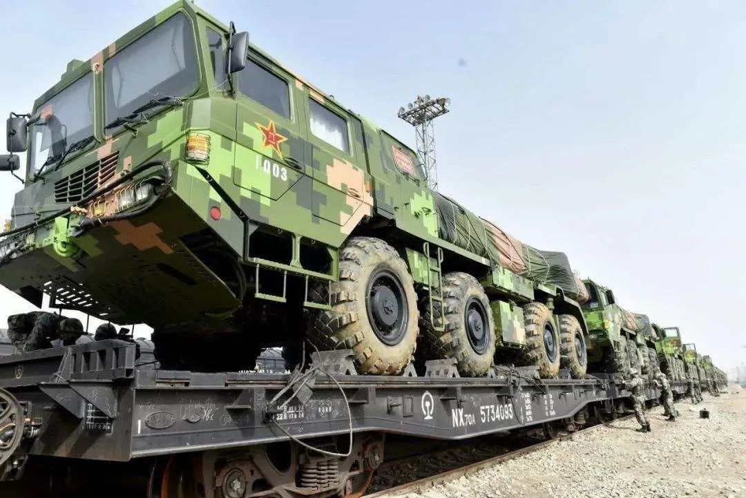 延伸陆军精准"火力臂"的强悍杀器——新一代370毫米箱式远程火箭炮(上