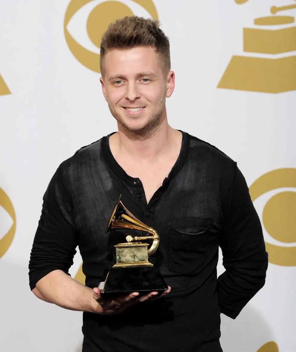 ryan tedder 化身中华小当家,直播做热干面