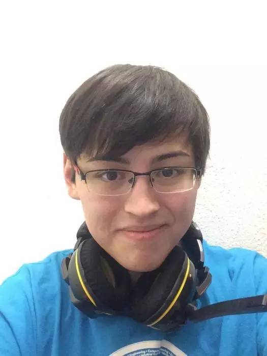 男孩服用雌性激素一年后,首次公开照片,结果惊人