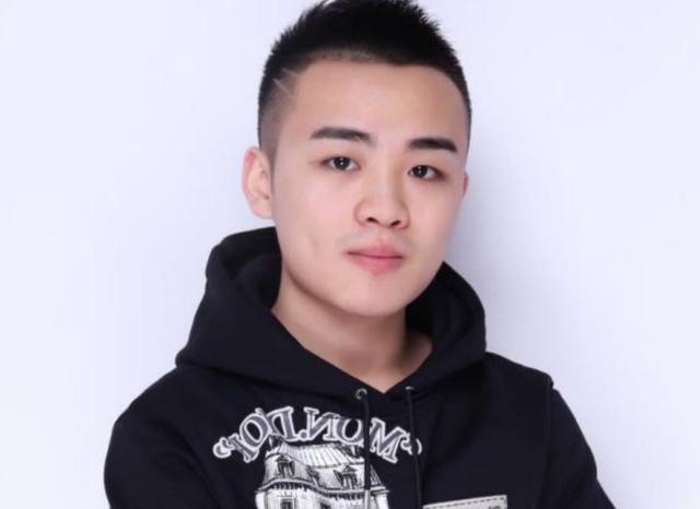 变声器下的鲜肉主播牧童成为快手热门两千万粉丝不是盖的