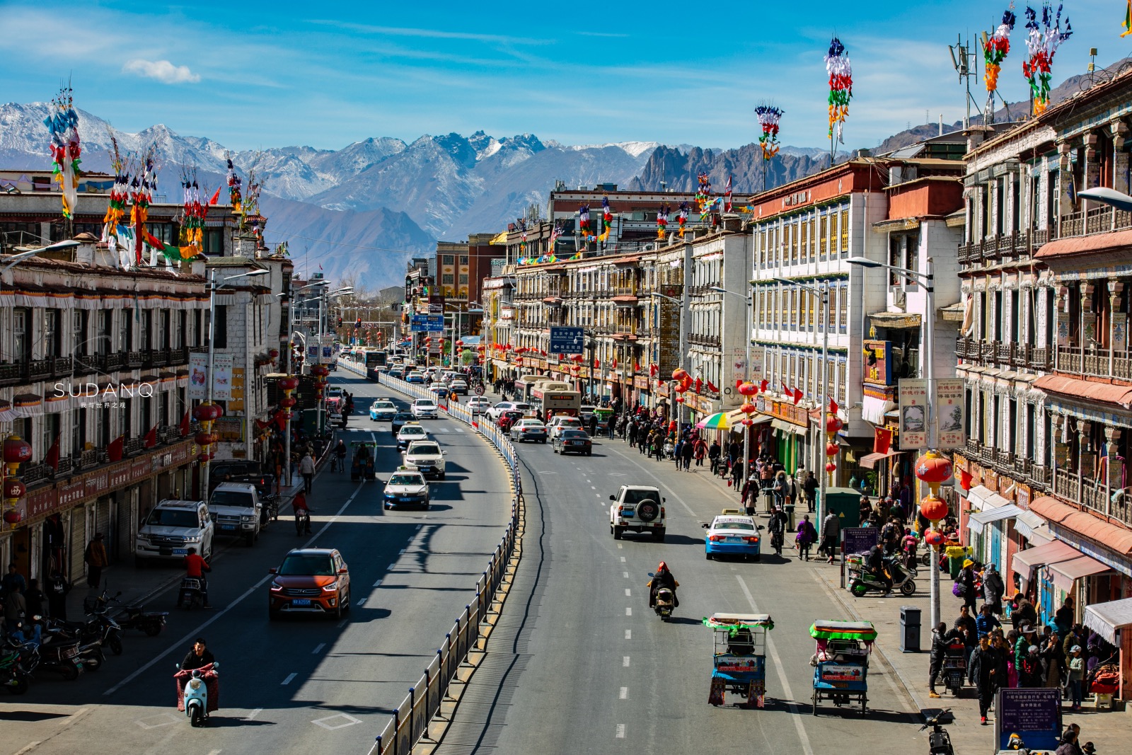 拉萨街拍海拔3650米的人间风光世界上海拔最高的城市之一