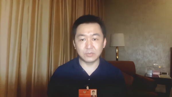 会见企业家｜王小川：呼吁AI仿真更快立法