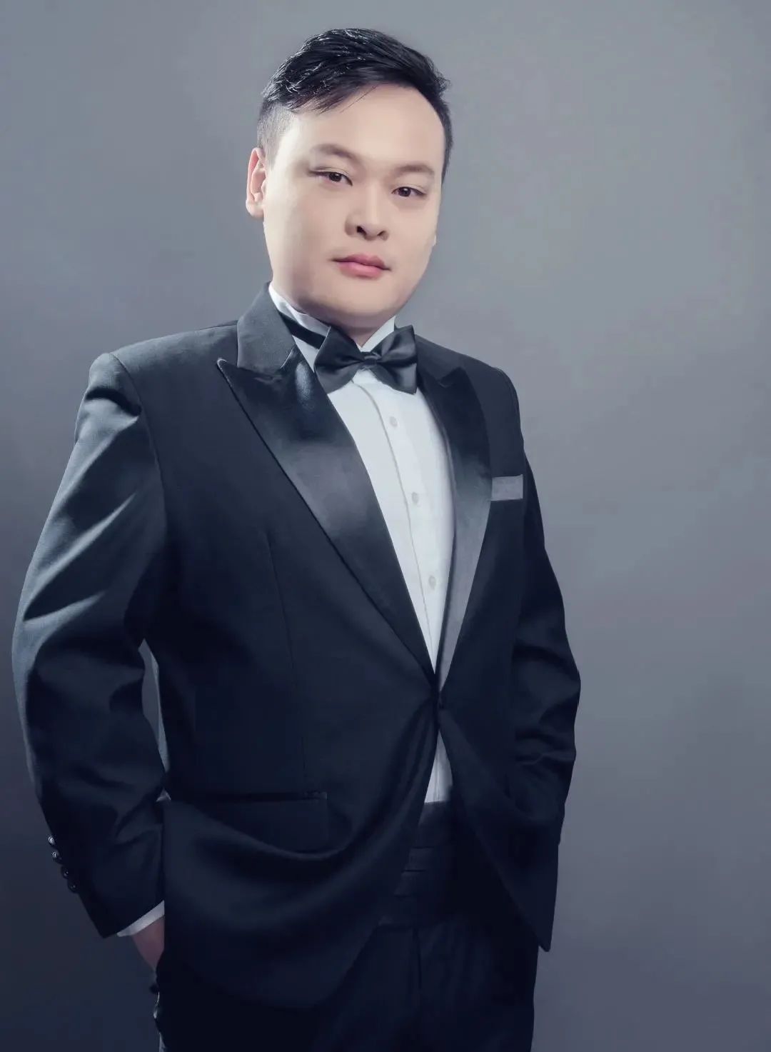 中央歌剧院歌剧团男中音演员 王艺清