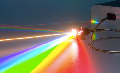 中国又一巾帼英雄立大功突破激光武器核心技术西方封锁又失败