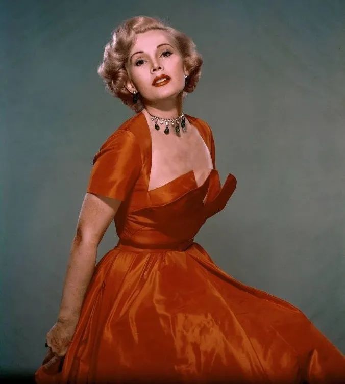 9次嫁入豪门 但她爱钻石胜过男人 凤凰网