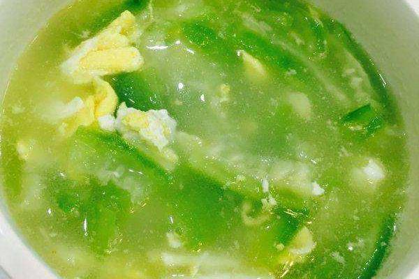 丝瓜汤富含维生素和蛋白质制作简单营养丰富一道家常开胃汤