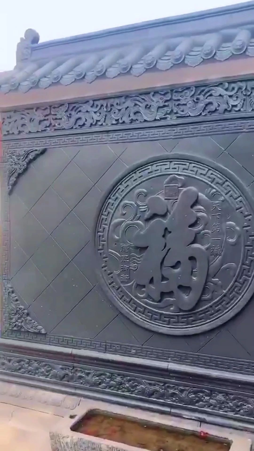 享清福不在为官，只要囊有钱，仓有粟，腹有诗书，便是山中宰相