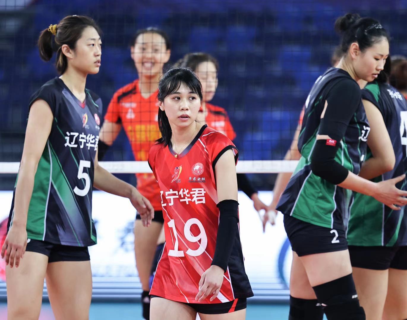 辽宁华君女排0:3再输山东,体能差,没斗志,辽宁女排怎么了?