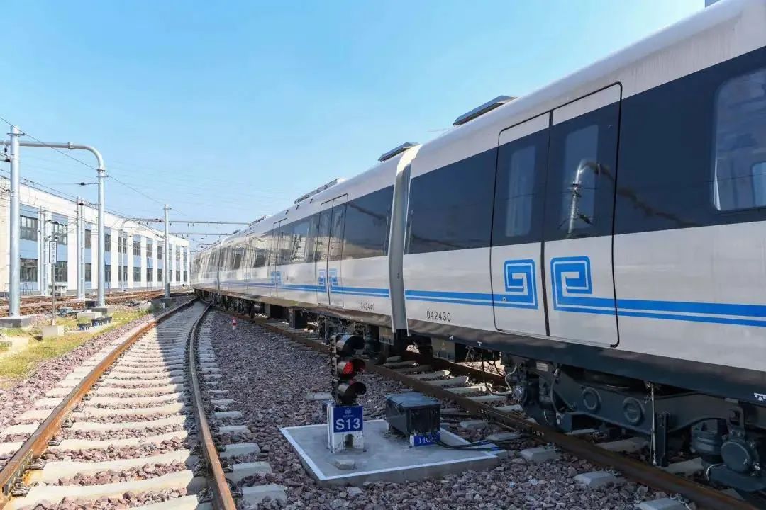 集齐12345号线郑州地铁4号线今起试运行