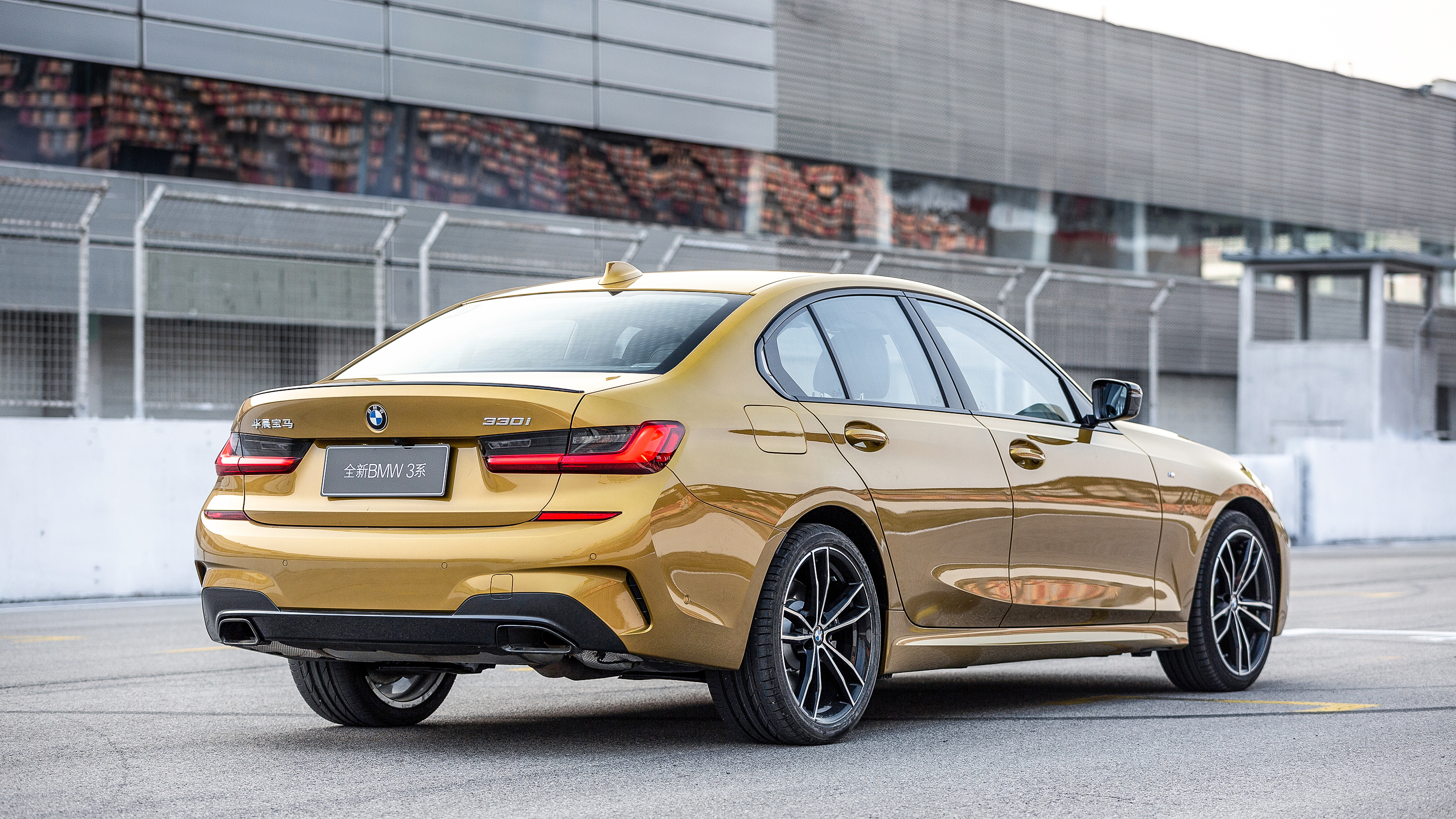 宝马3系丢失的运动,被330i找回来了吗?_凤凰网汽车_凤凰网