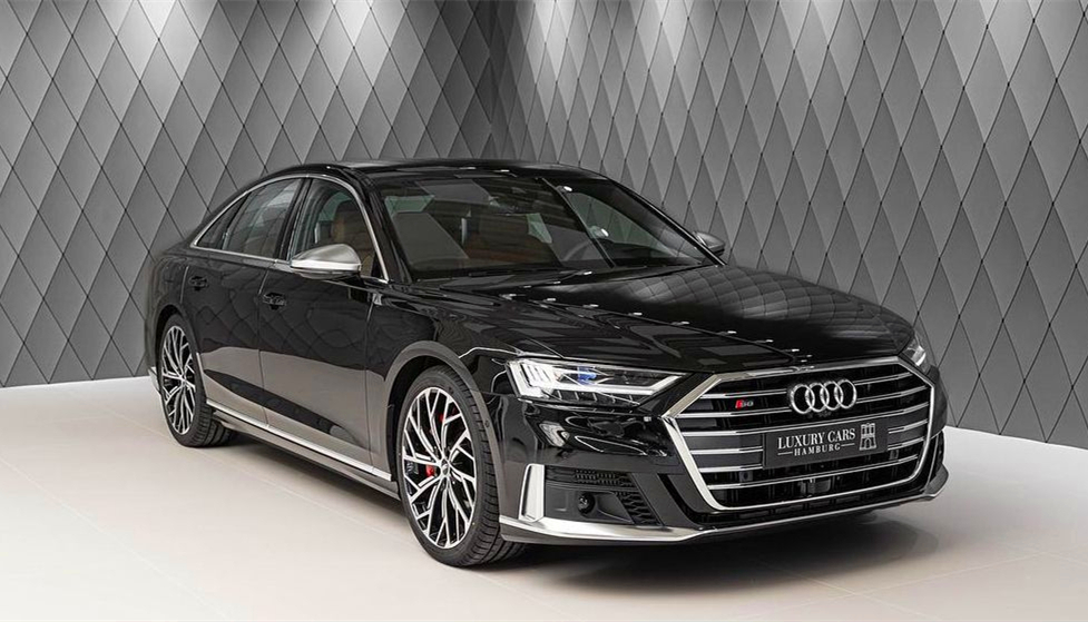 新款奥迪s8延续了s系列低调的风格,并没有大刀阔斧地对外观套件施加