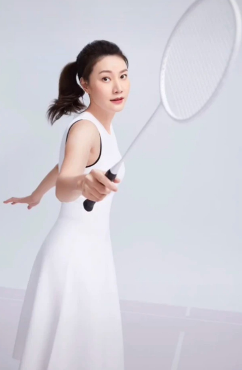 林丹罕见与谢杏芳秀恩爱,为妻庆生送奢华大礼,别墅内景曝光__凤凰网