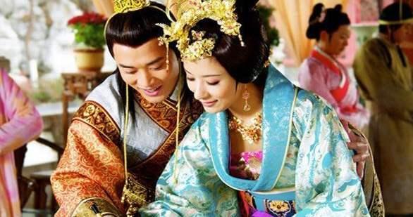 而被后人津津乐道的故事之一,便是明宪宗与万贵妃之间的关系!