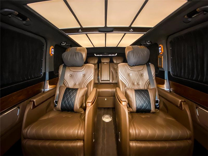 新款奔驰迈巴赫vs700典藏版 七座商务车 经典迈巴赫配饰