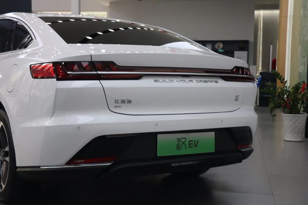 静态体验比亚迪汉ev,多项"黑科技"加持,零百加速3.9秒