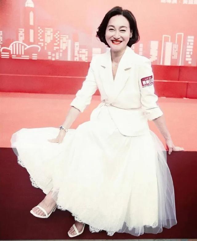 单身保神颜?60岁惠英红新剧上线,依旧稳拿"不老女神"称号