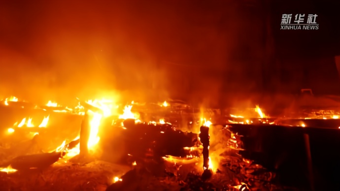 洛杉矶“山猫”山火继续蔓延，已致25人死