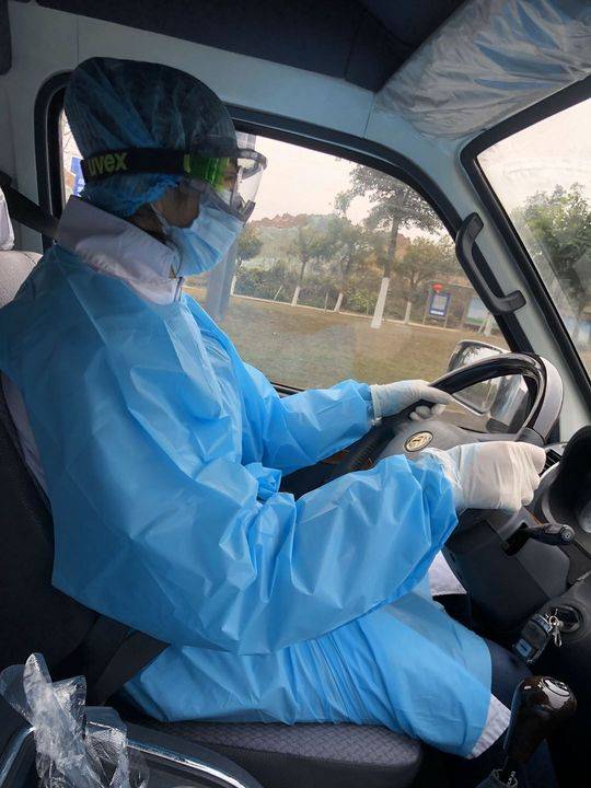 成都90后兼职女司机救护车我来开