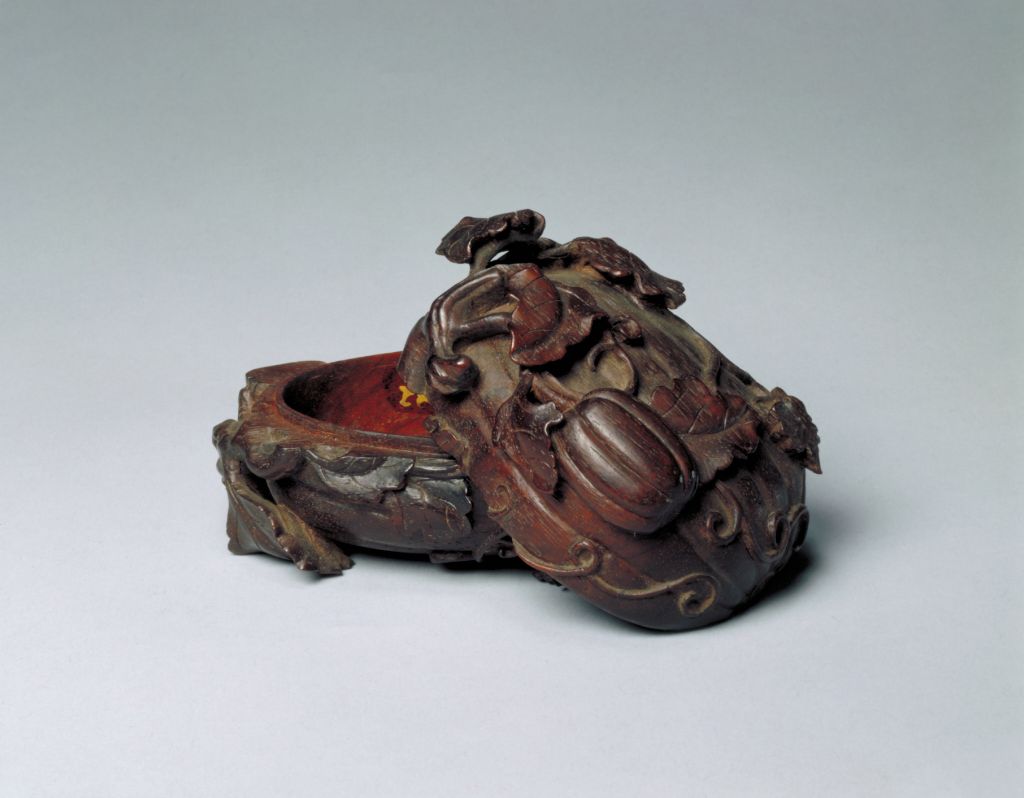 清 紫檀镂雕瓜式盒 故宫博物院藏