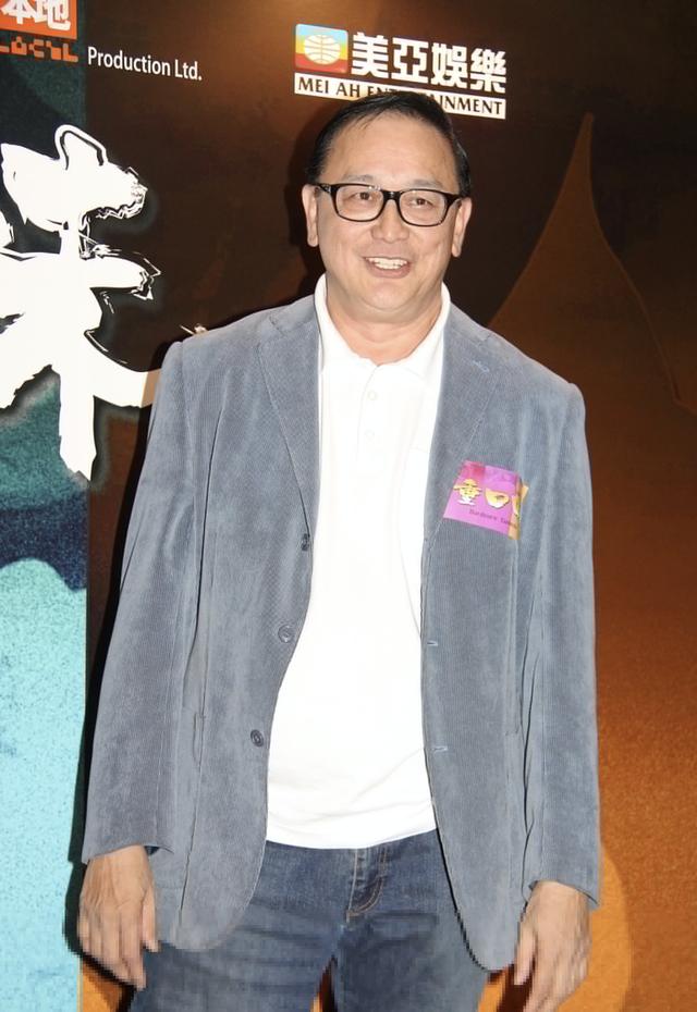 70岁曹查理罕见上节目,头已半秃老态明显,拒回内地登台安于养老