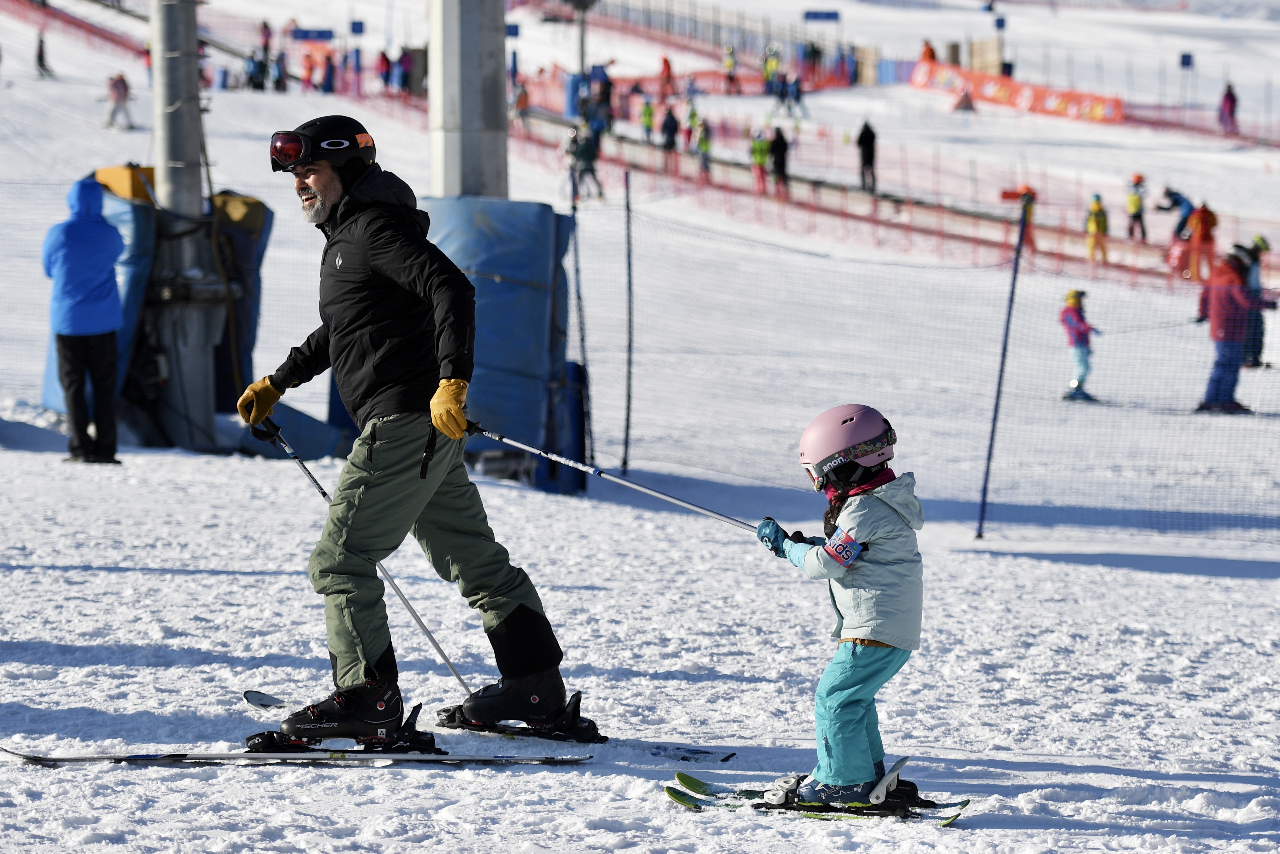 河北崇礼:冰雪运动火热迎冬奥