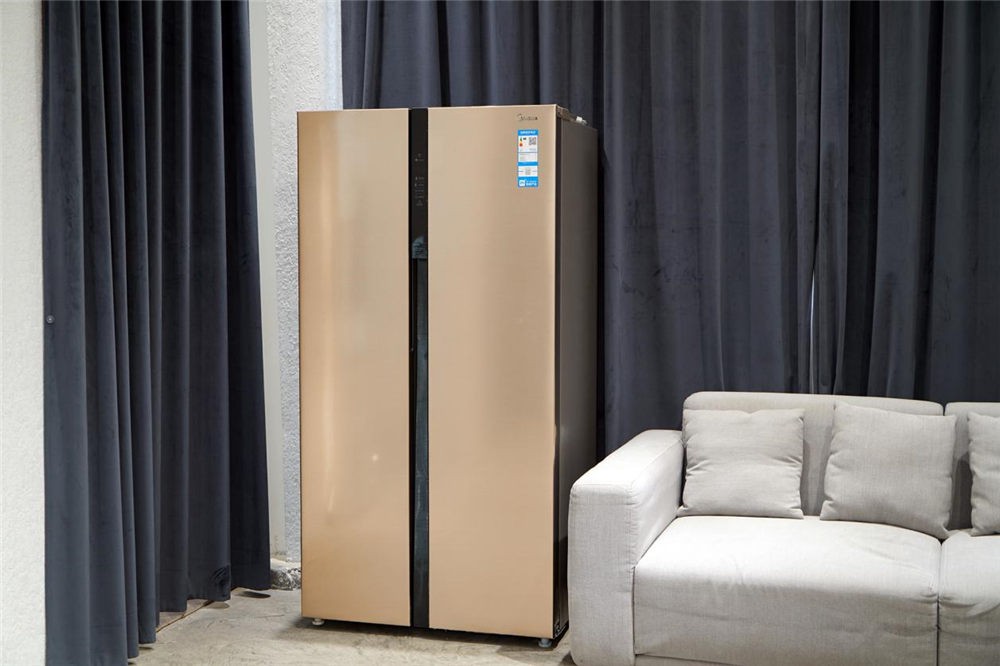 在经过长达一周的综合考虑后,最终我选择了这款541升的美的bcd-541wkp