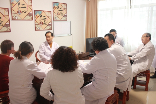 患者关注】济南中医风湿病医院疑难风湿病案例多学科名医名家联合会诊