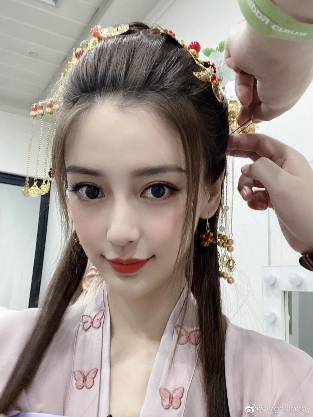 美人计从古装到婚纱最会选综艺造型的还得是baby(图2)