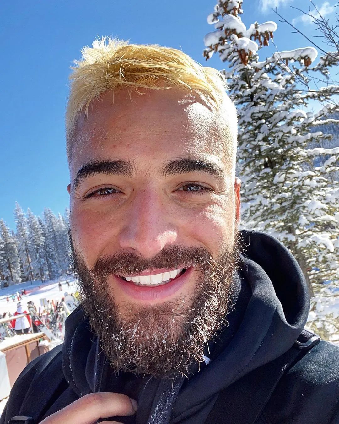 maluma刮掉了胡子整个人年轻10岁