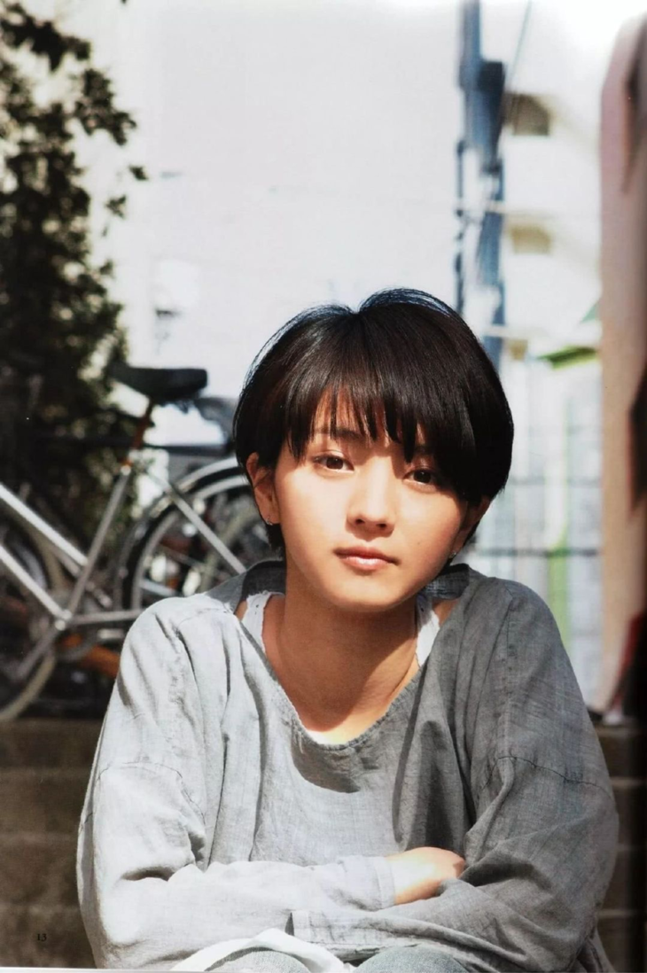 红人馆半年才出现一次的满岛光唱起歌来眼里依旧有光芒