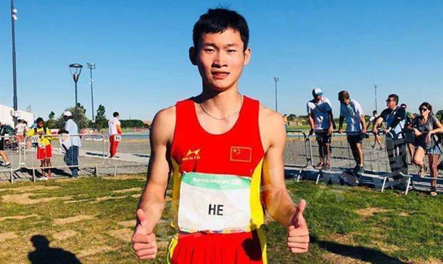 何宇鸿以10秒18的优异成绩夺得冠军再次刷新个人成绩