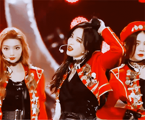 奶凶脸jennie是后台最硬的划水团宠粉墨门面只能是冰雪颜的她