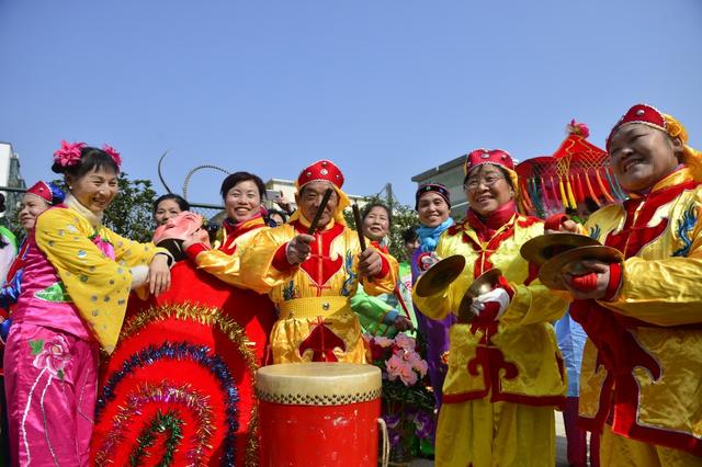 平阳大鼓,霸王鞭.河北阜平多场民俗主题活动迎新年 __凤凰网