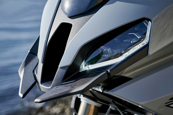 多面手跨界摩托宝马s1000xr2020外媒测评