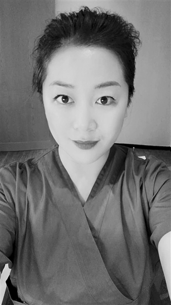 刘莎 随着武汉雷神山医院很多病区的清零,辽宁医疗队的医护人员在胜利