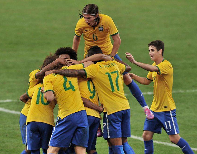 巴西被称之足球王国出现如此多的足球明星和很多东西都有关系