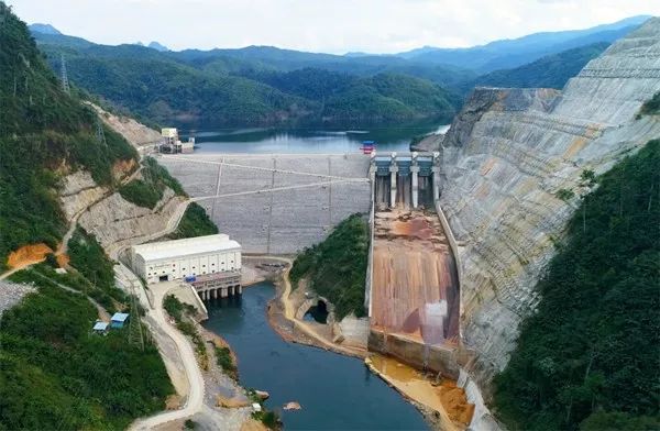 老挝政府计划在2020年将贫困户数量减少到5% 万象位列亚洲背包客旅游