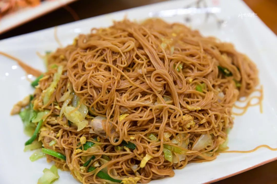 喜欢所以推荐:煎蟹,厦门炒面线,杂鱼酱油水