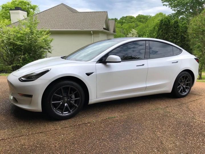 30万内国产特斯拉model3官网降价