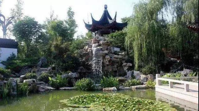 凝香园又称"何家花园",位于山东菏泽城东岳程办事处岳楼行政村,始建于