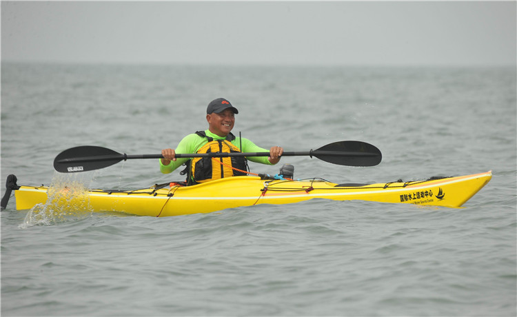 航海人杨建新单人驾驶皮划艇从河北唐山出发穿越渤海湾__凤凰网