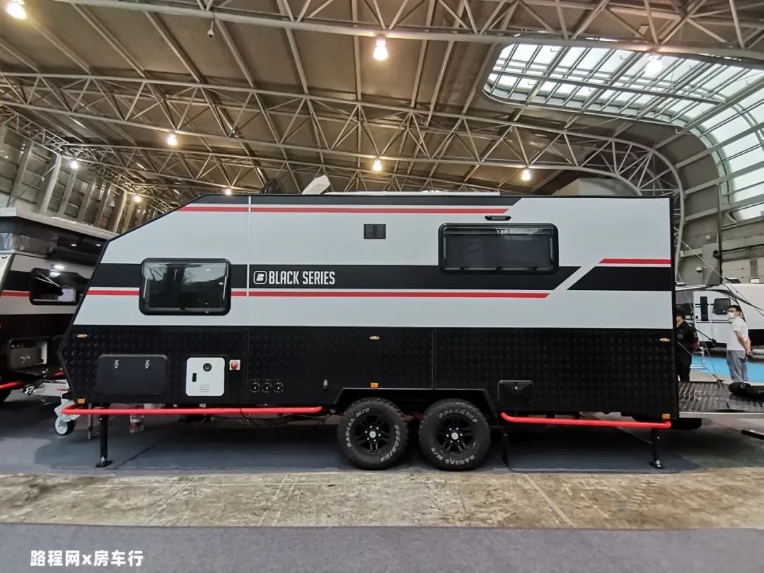 南昌汽车房车展坦途blackseries越野拖挂可带摩托车上路