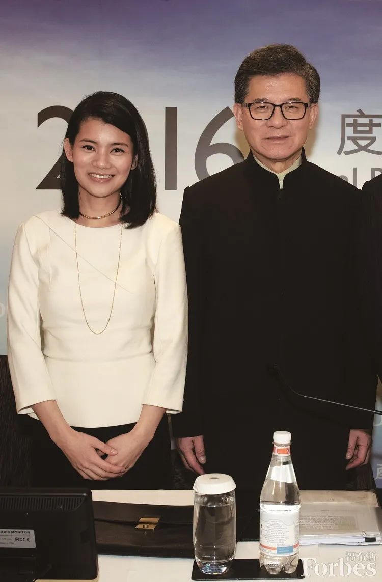 她是新天地下一代掌舵人罗宝瑜和父亲一样看好上海